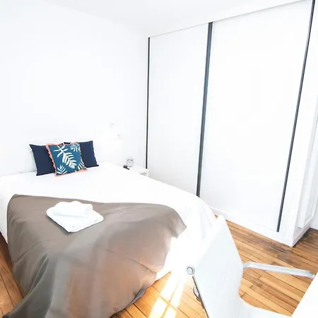 Gs- Luminoso Apartamento De 3 En Sdc. *